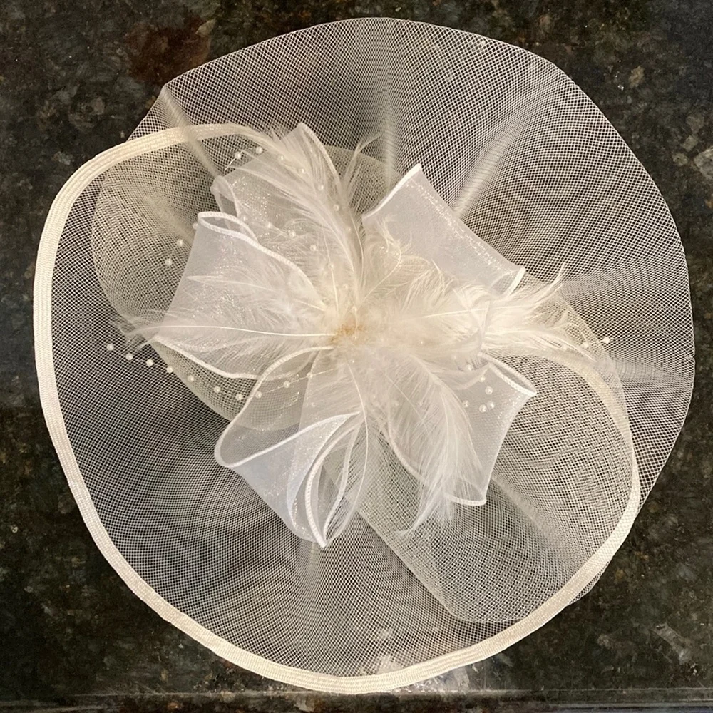 Large handmade side hat Kentucky derby style wedding - Picture 1 of 8